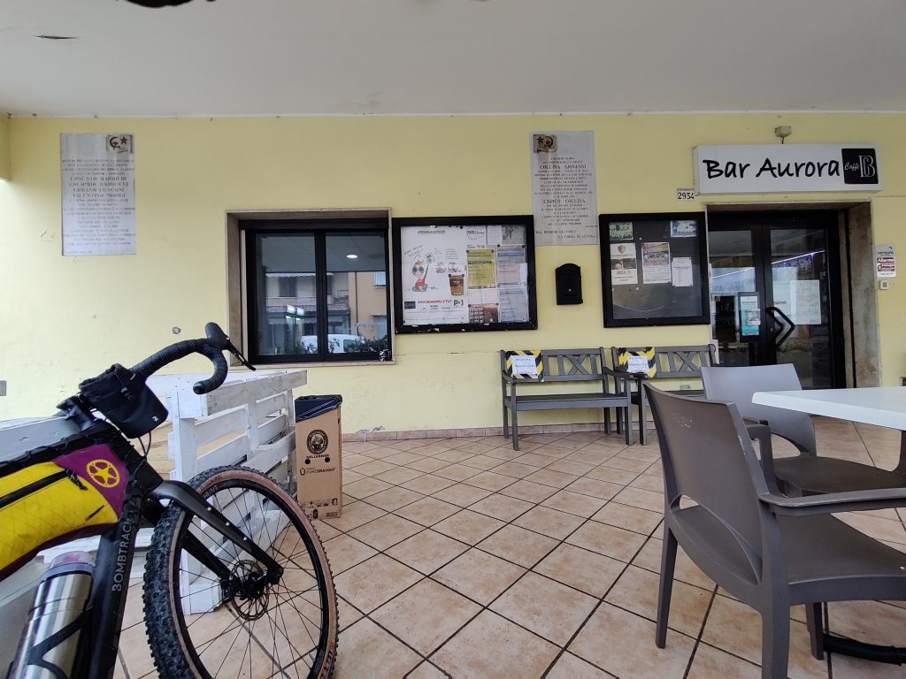 Via Montaletto 2934: Lastre commemorative sulla ex Casa del Popolo